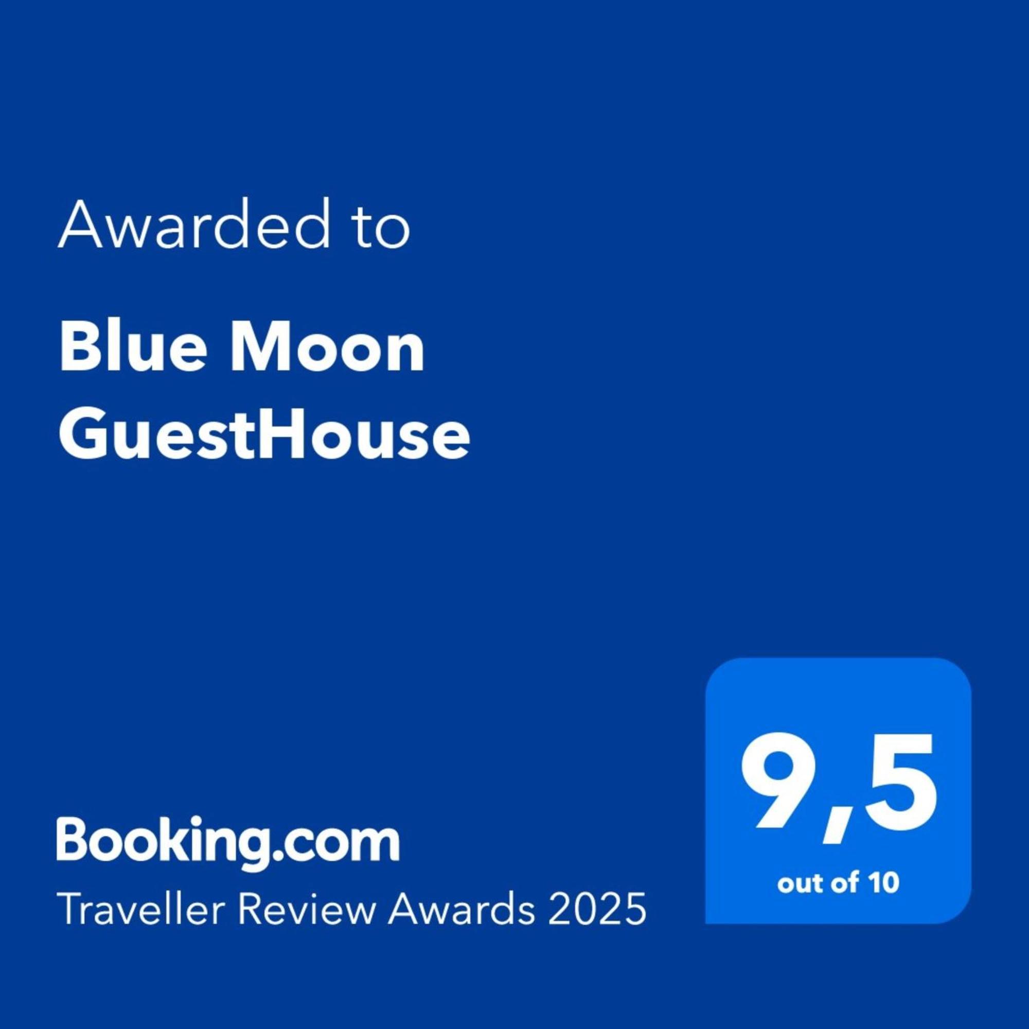 Blue Moon Guesthouse لاغوس المظهر الخارجي الصورة