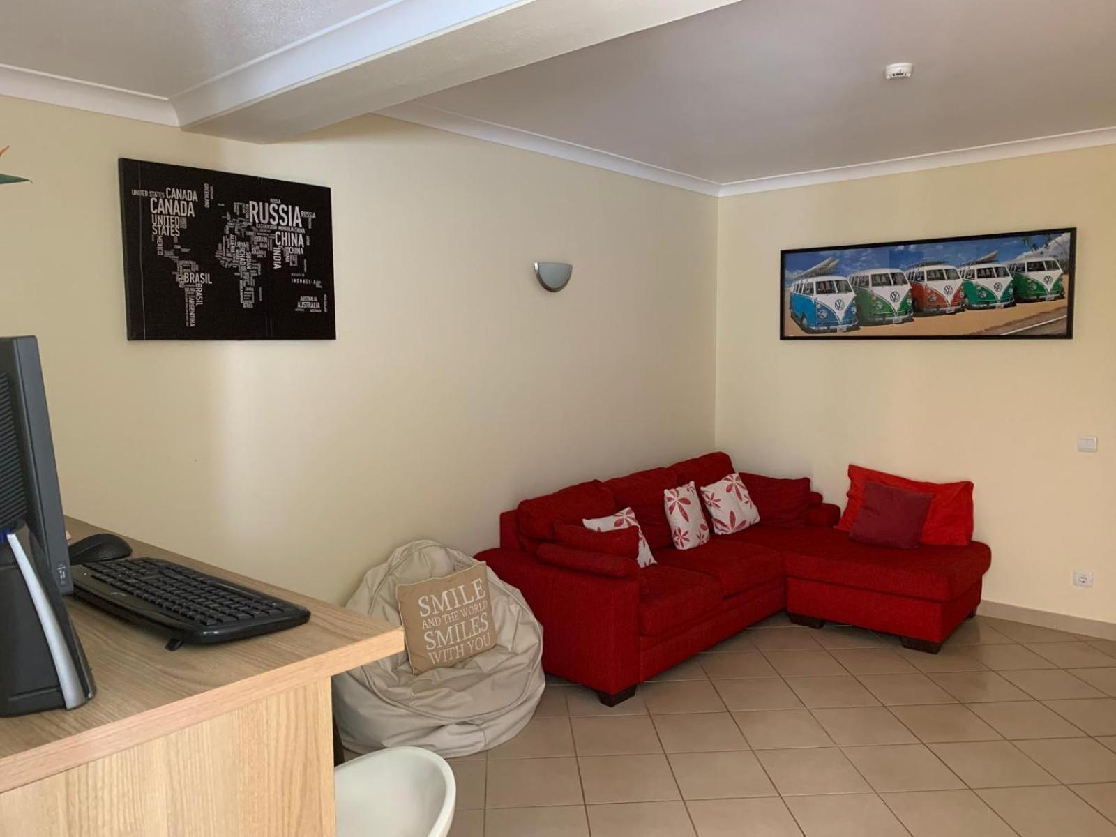 Blue Moon Guesthouse لاغوس المظهر الخارجي الصورة