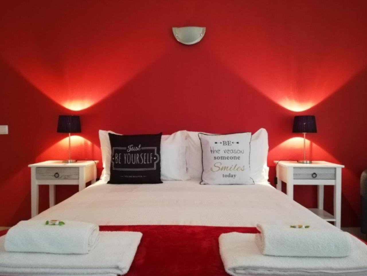 Blue Moon Guesthouse لاغوس المظهر الخارجي الصورة