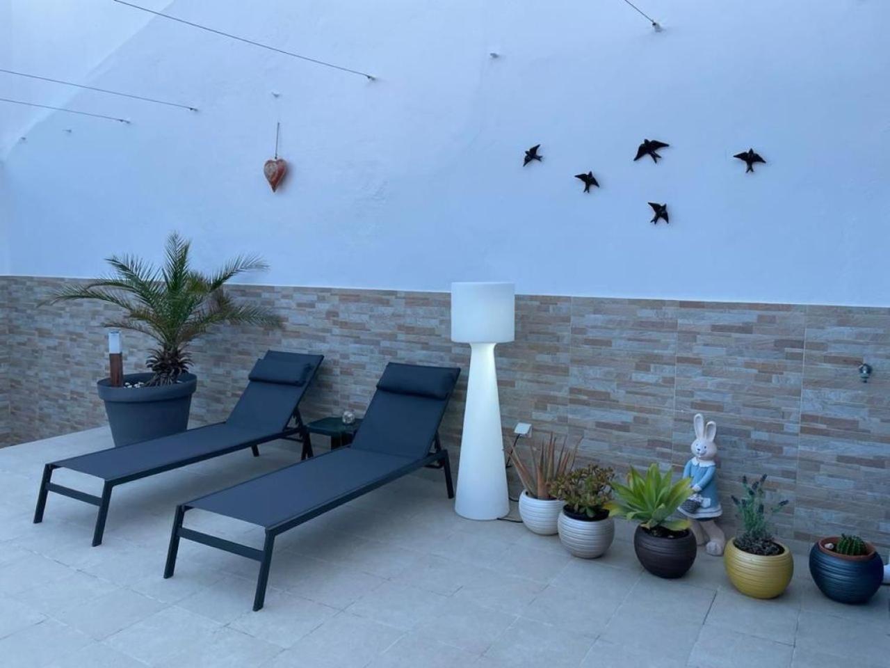 Blue Moon Guesthouse لاغوس المظهر الخارجي الصورة