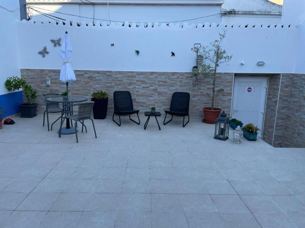 Blue Moon Guesthouse لاغوس المظهر الخارجي الصورة
