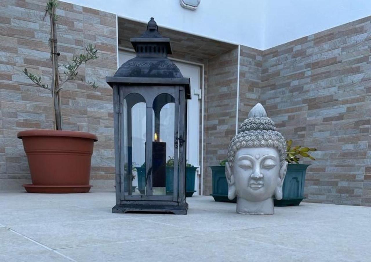Blue Moon Guesthouse لاغوس المظهر الخارجي الصورة