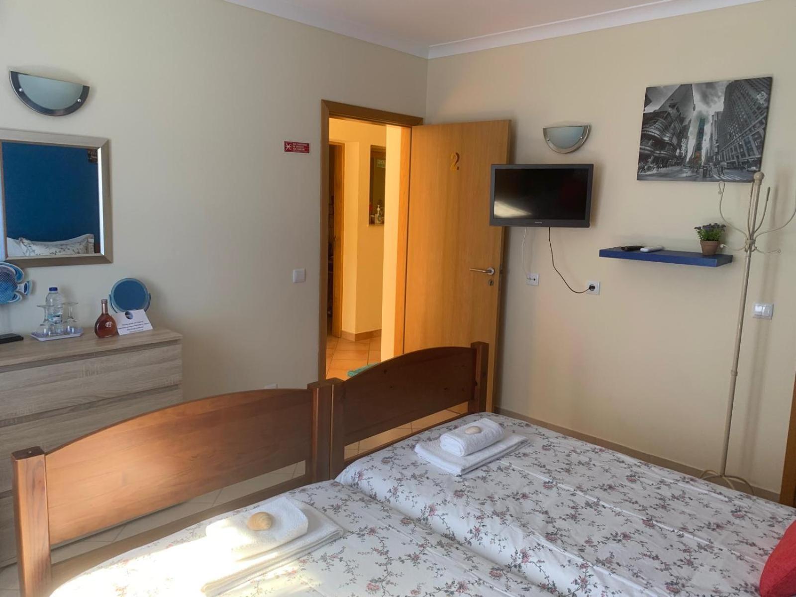 Blue Moon Guesthouse لاغوس المظهر الخارجي الصورة