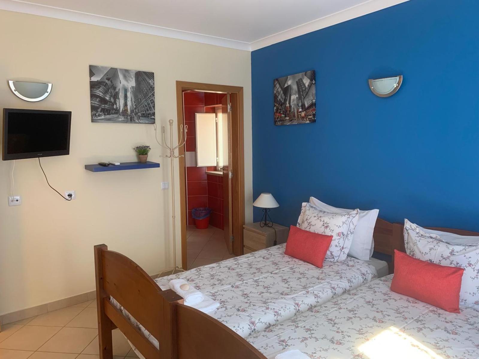 Blue Moon Guesthouse لاغوس المظهر الخارجي الصورة