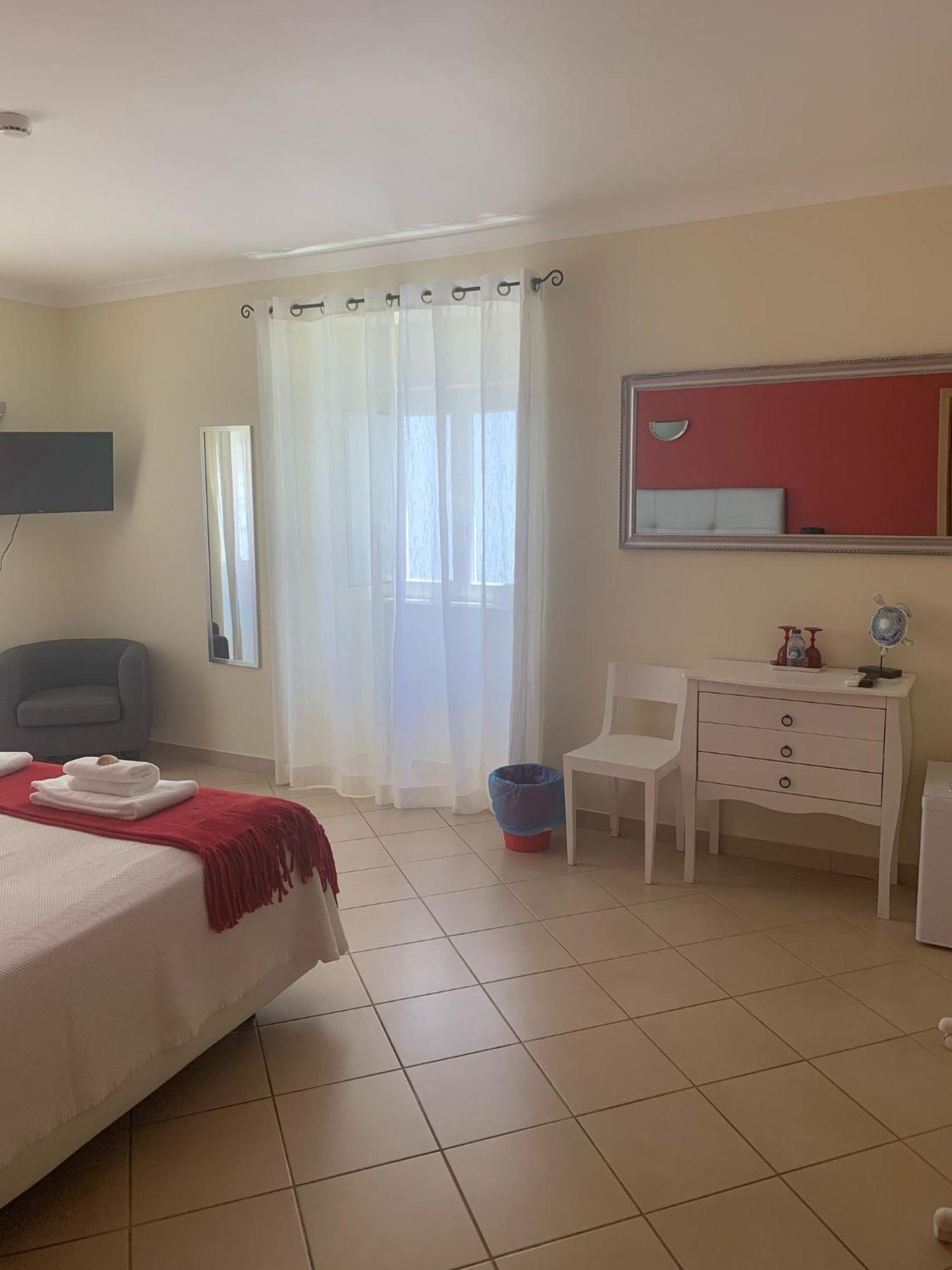 Blue Moon Guesthouse لاغوس المظهر الخارجي الصورة