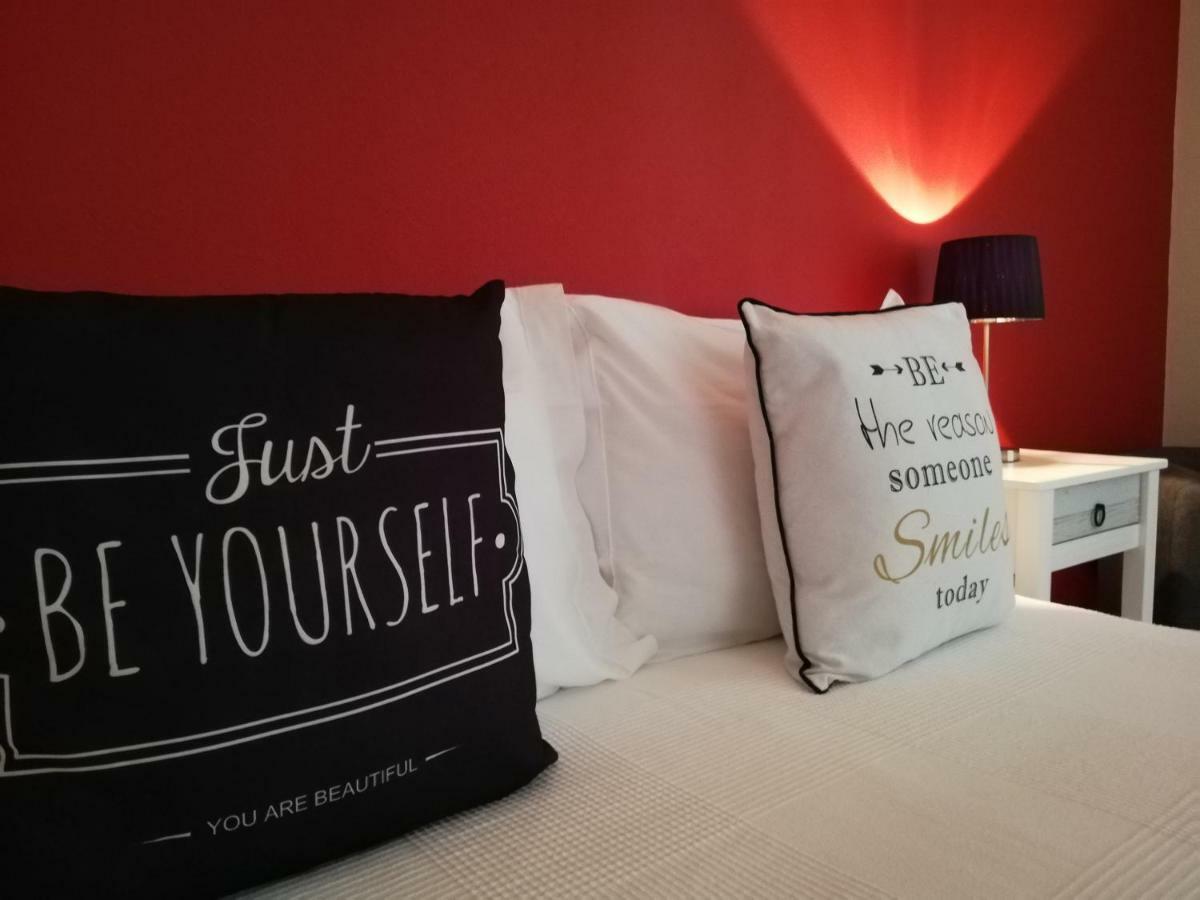 Blue Moon Guesthouse لاغوس المظهر الخارجي الصورة